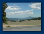 Diamond Peak (left)
Mount Thielsen (right)